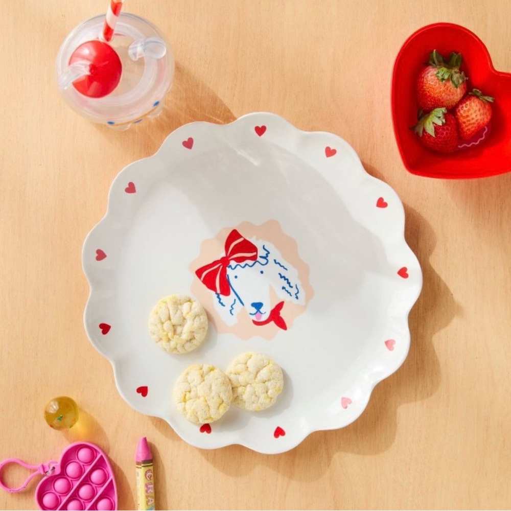 Pillowfort 10.5” Scallop Valentine Dog Dinner Plate – Red Bow – New